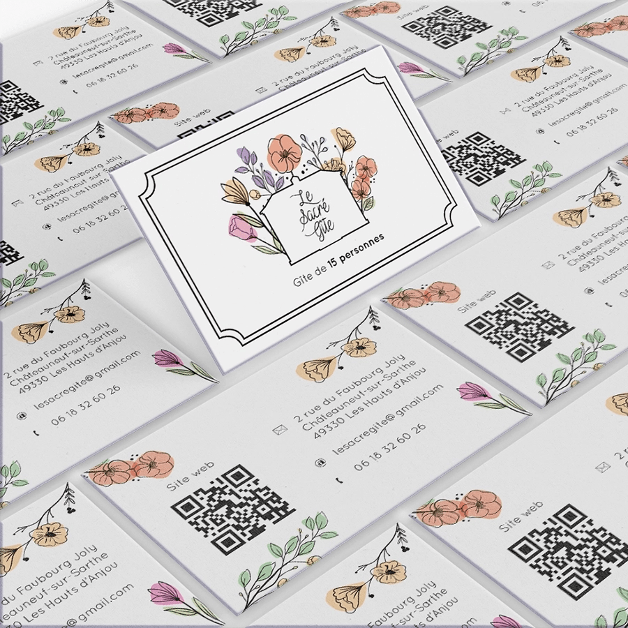 OC Infographie vous présente une carte de visite pour un gîte : Le Sacré Gîte, Châteauneuf-sur-Sarthe (49)